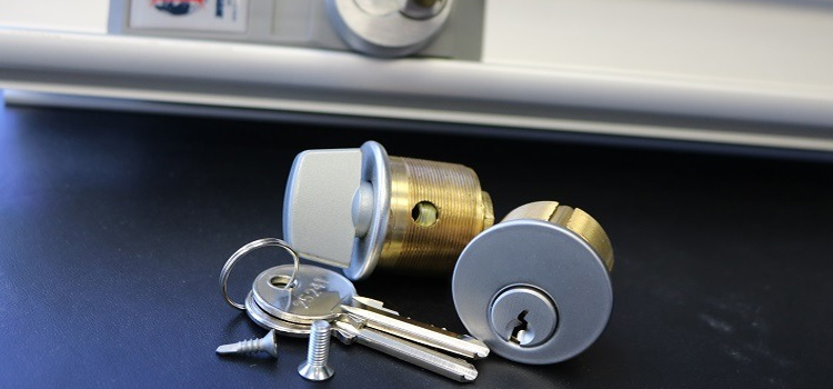 Commercial Lock Installation La Presa